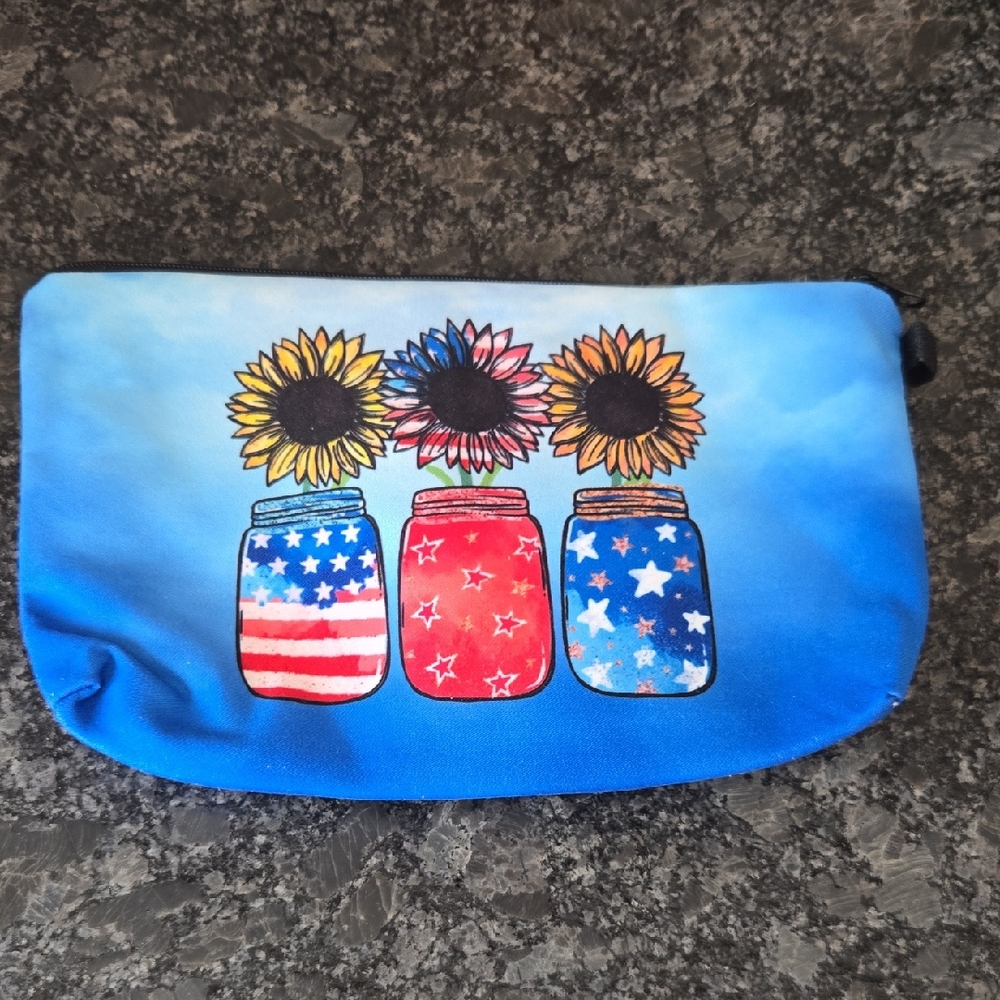 Farmhouse Country Sunflower Design Padded Makeup Zipper Closure Bag NEW